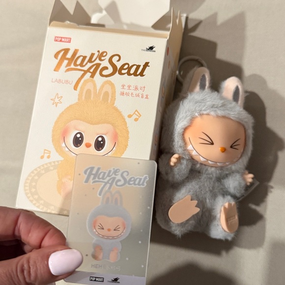 Labubu - Picture 2 of 3